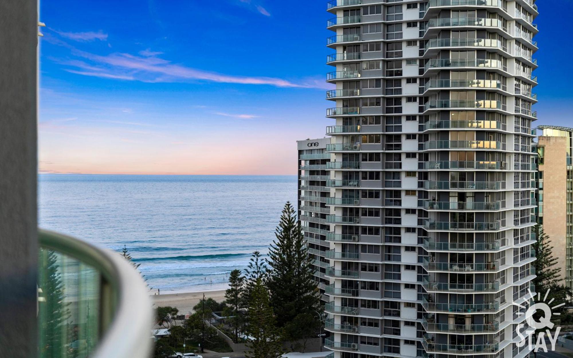 Legends Surfers Paradise Mid Week Madness Deal - Q Stay Gold Coast Exterior photo