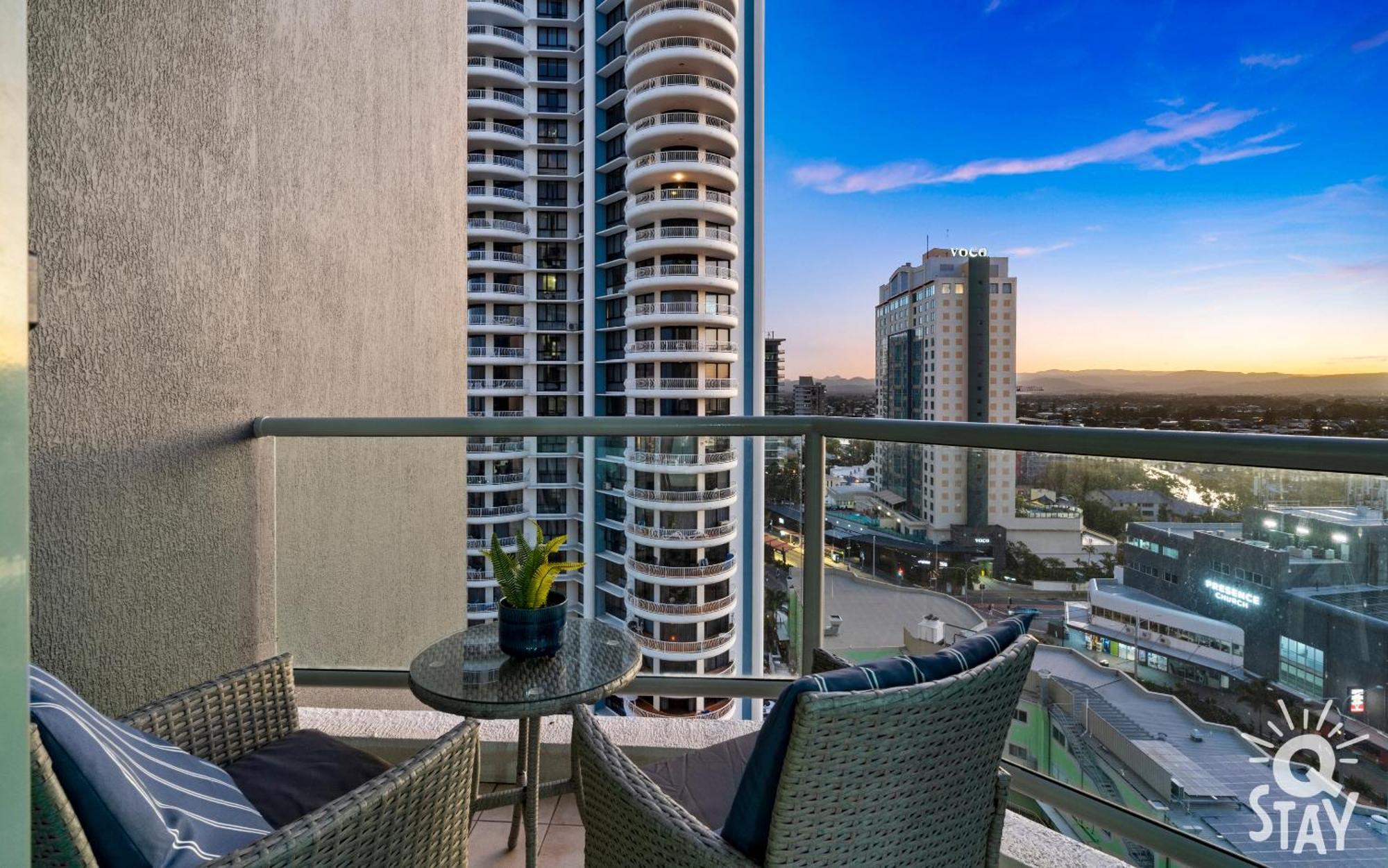 Legends Surfers Paradise Mid Week Madness Deal - Q Stay Gold Coast Exterior photo
