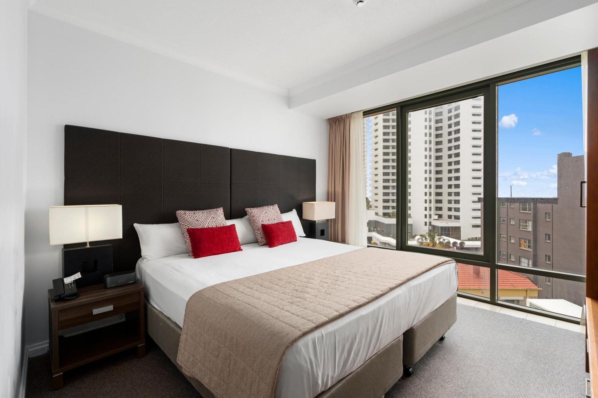 Legends Surfers Paradise Mid Week Madness Deal - Q Stay Gold Coast Exterior photo