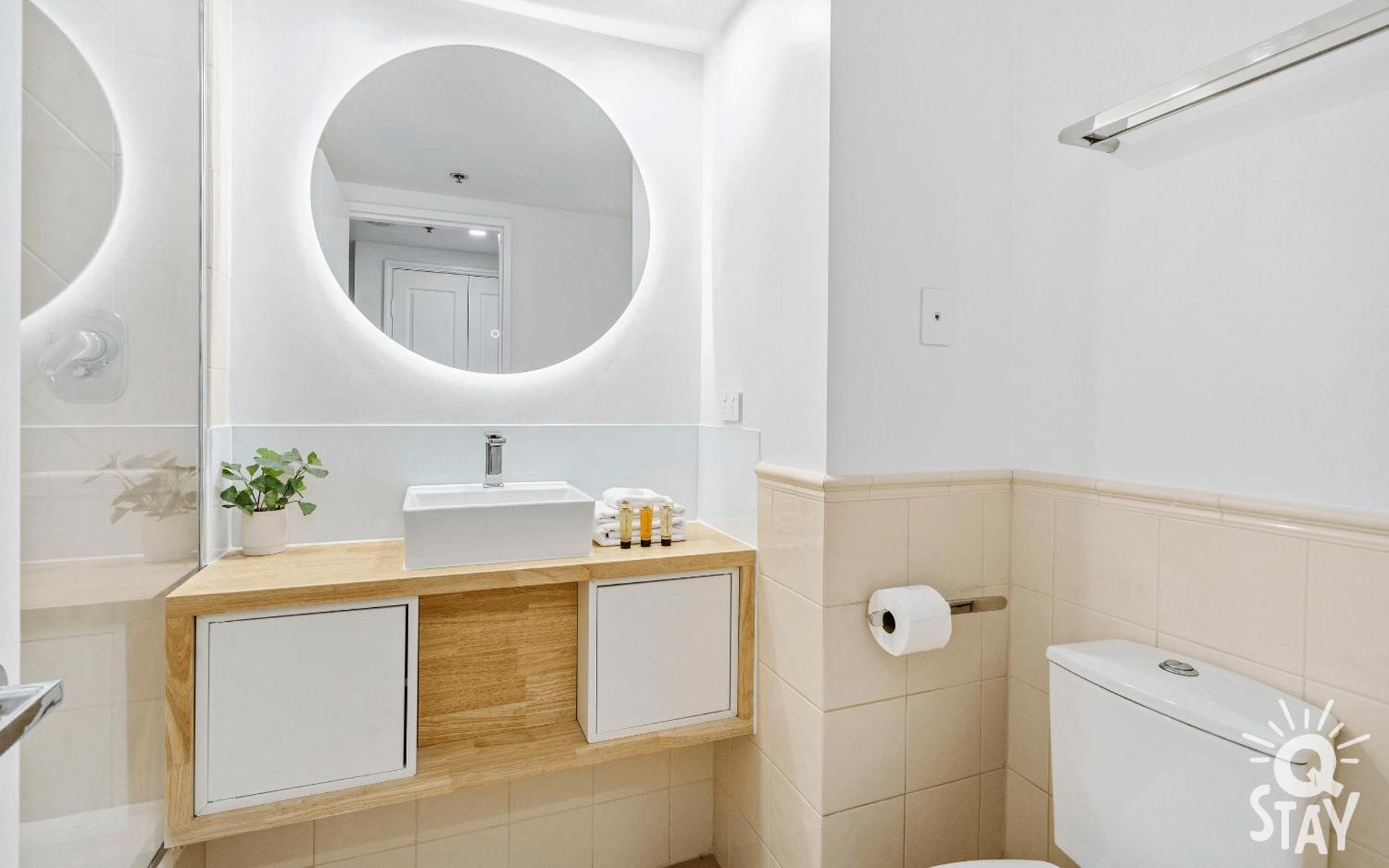 Legends Surfers Paradise Mid Week Madness Deal - Q Stay Gold Coast Exterior photo