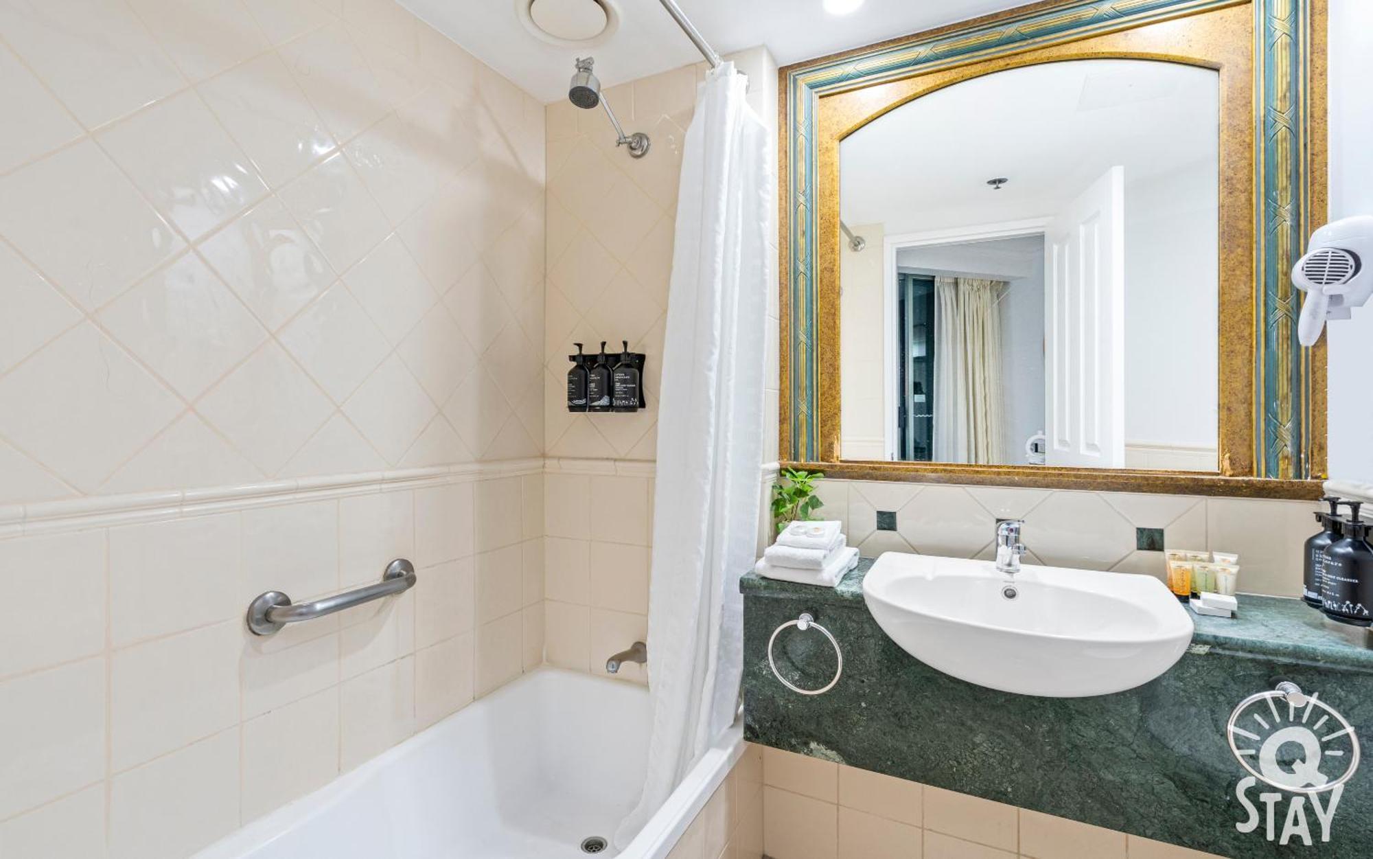 Legends Surfers Paradise Mid Week Madness Deal - Q Stay Gold Coast Exterior photo