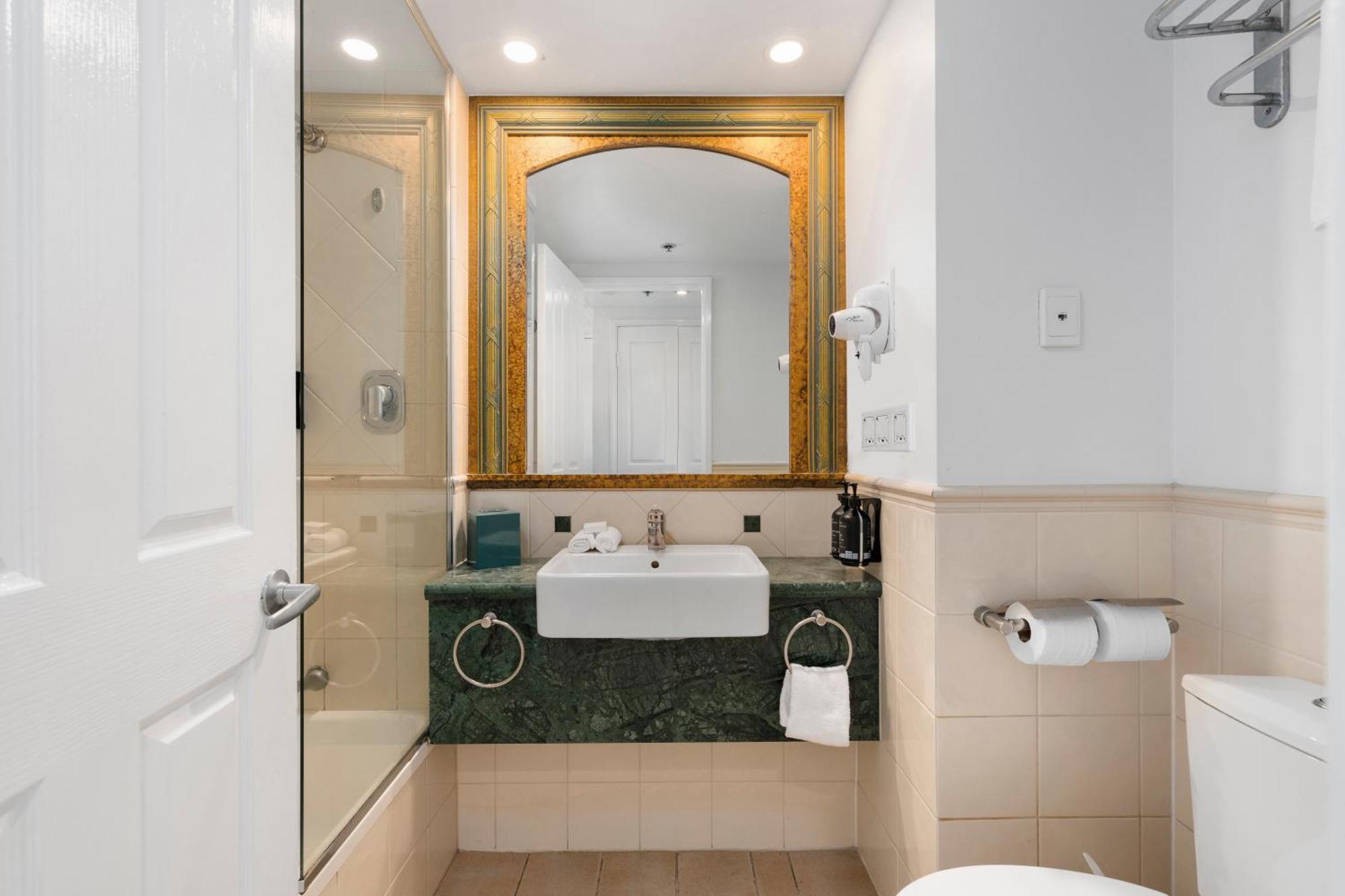 Legends Surfers Paradise Mid Week Madness Deal - Q Stay Gold Coast Exterior photo