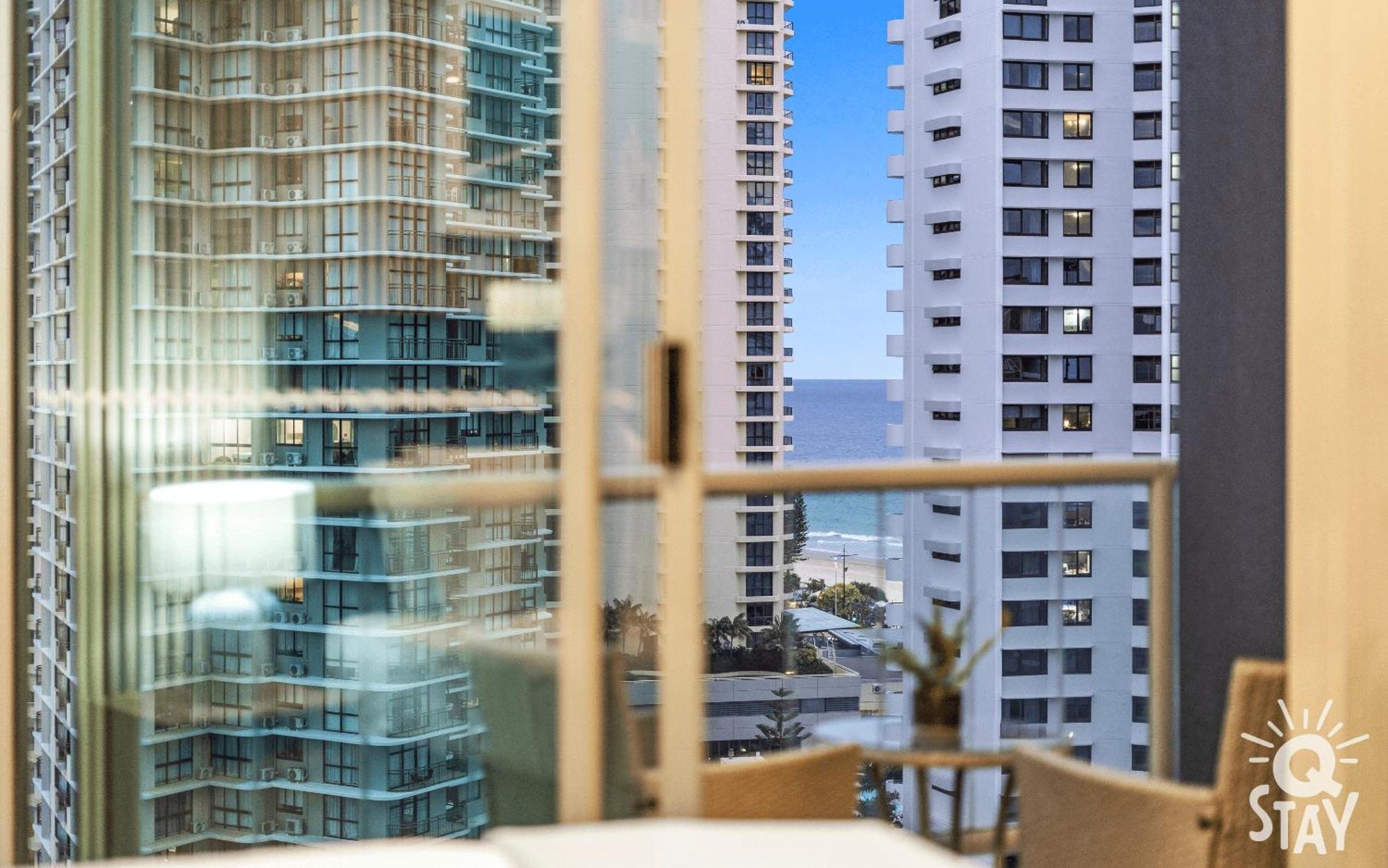 Legends Surfers Paradise Mid Week Madness Deal - Q Stay Gold Coast Exterior photo